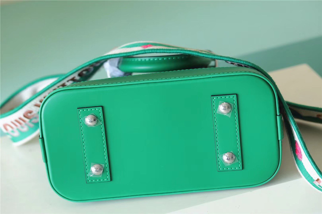 Louis Vuitton Alma BB Epi Green For Women, Women’s Handbags, Shoulder And Crossbody Bags 23.5cm/9.3in LV