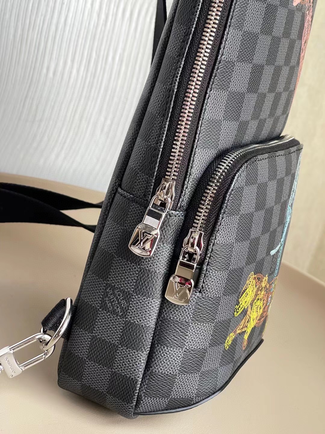 Louis Vuitton Avenue Sling Bag Damier Graphite For Men, Men’s Bags, Crossbody Bags 12.2in/31cm