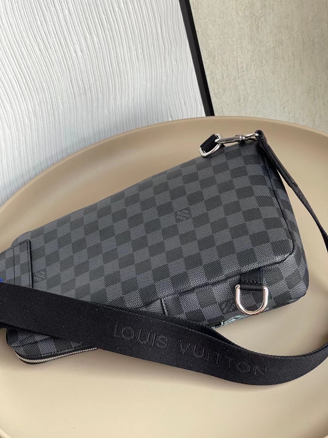 Louis Vuitton Avenue Sling Bag Damier Graphite For Men, Men’s Bags, Crossbody Bags 12.2in/31cm