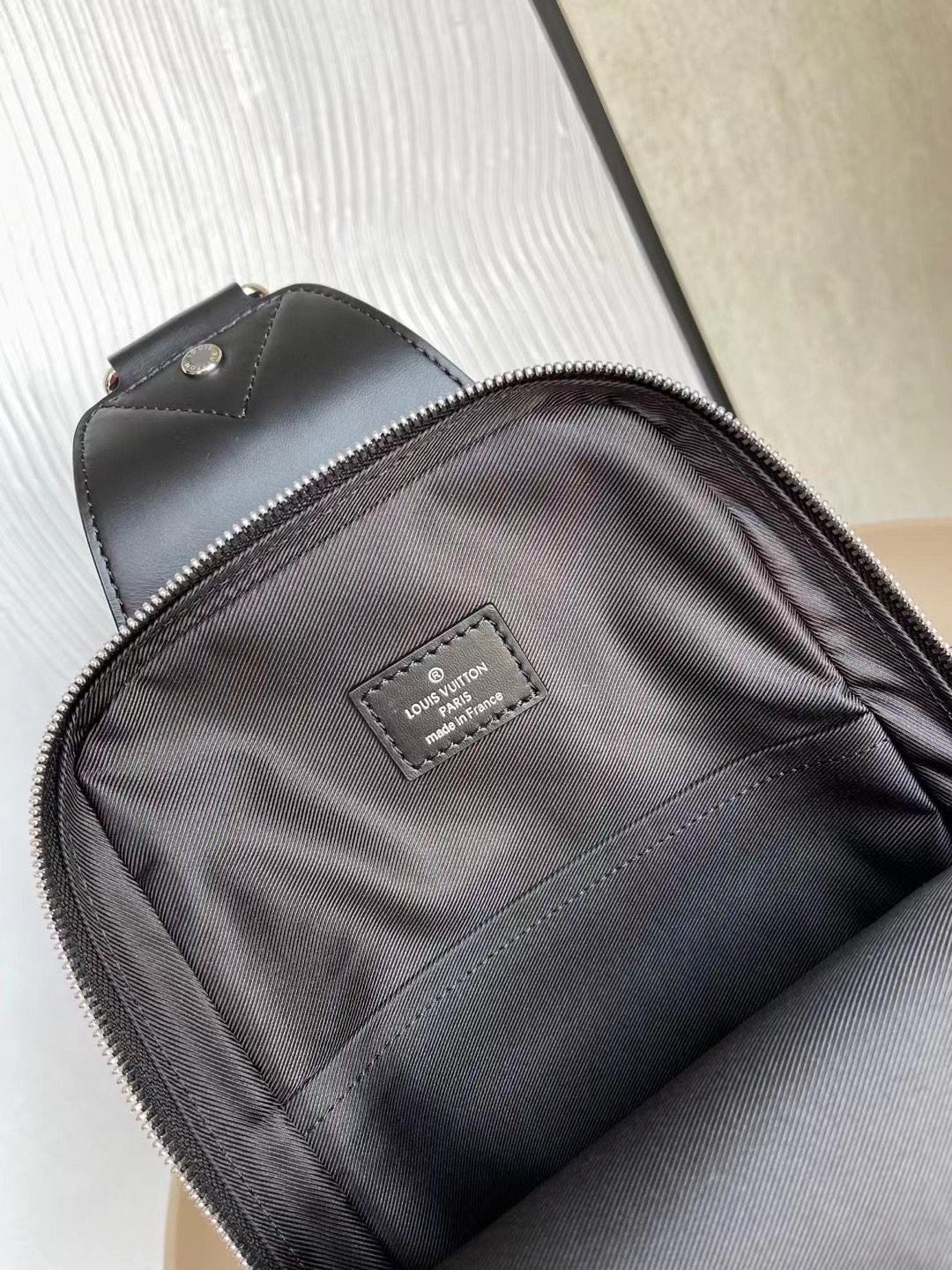 Louis Vuitton Avenue Sling Bag Damier Graphite For Men, Men’s Bags, Crossbody Bags 12.2in/31cm