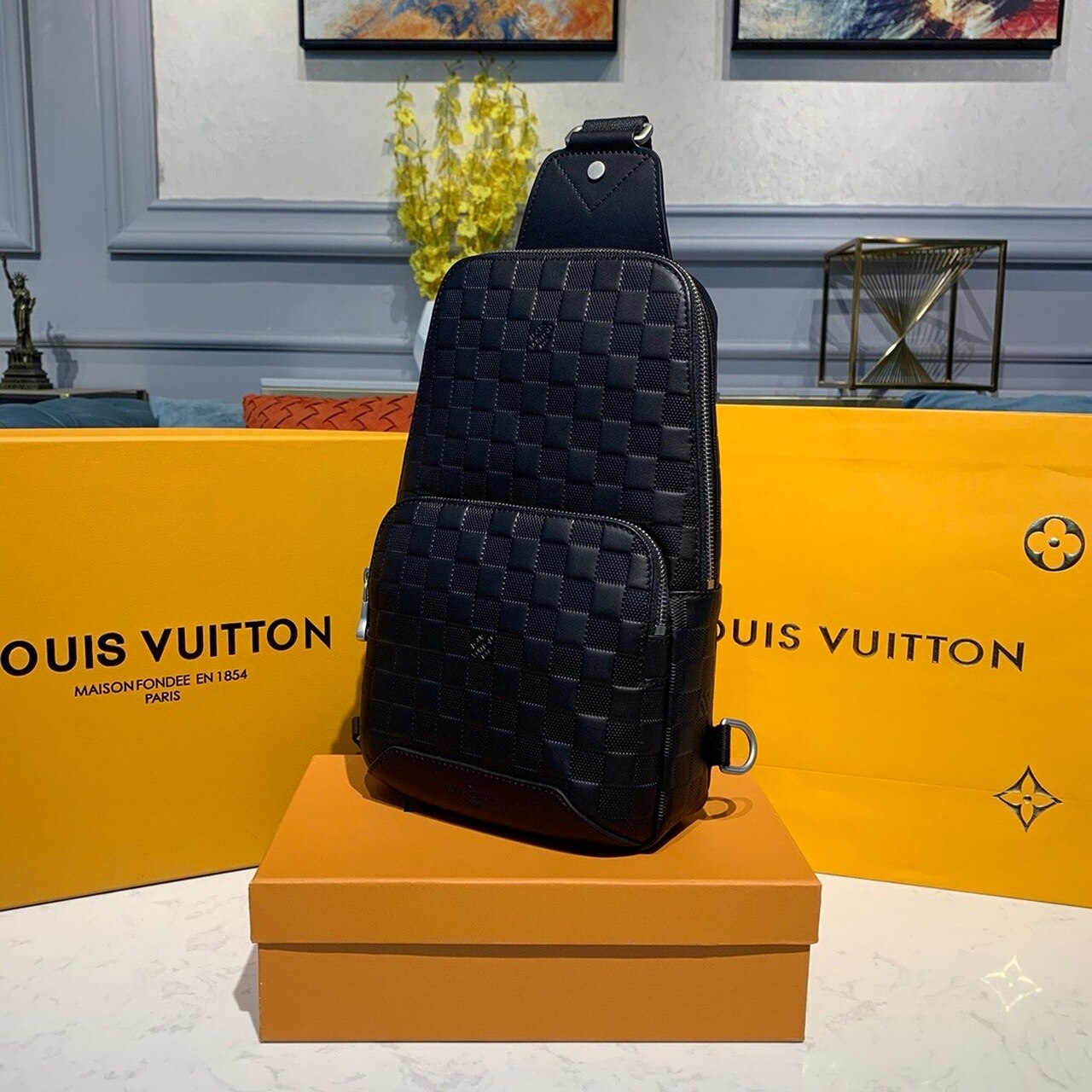 Louis Vuitton Avenue Sling Bag Damier Infini Black For Men, Men’s Bags, Crossbody Bags 12in/31cm