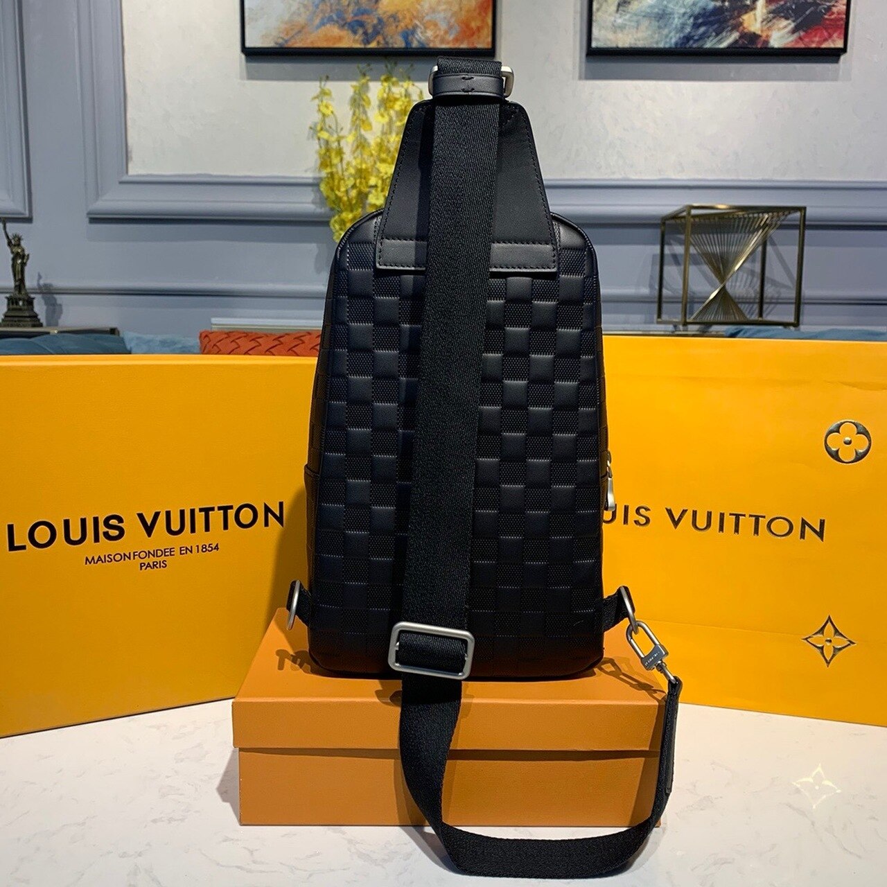 Louis Vuitton Avenue Sling Bag Damier Infini Black For Men, Men’s Bags, Crossbody Bags 12in/31cm