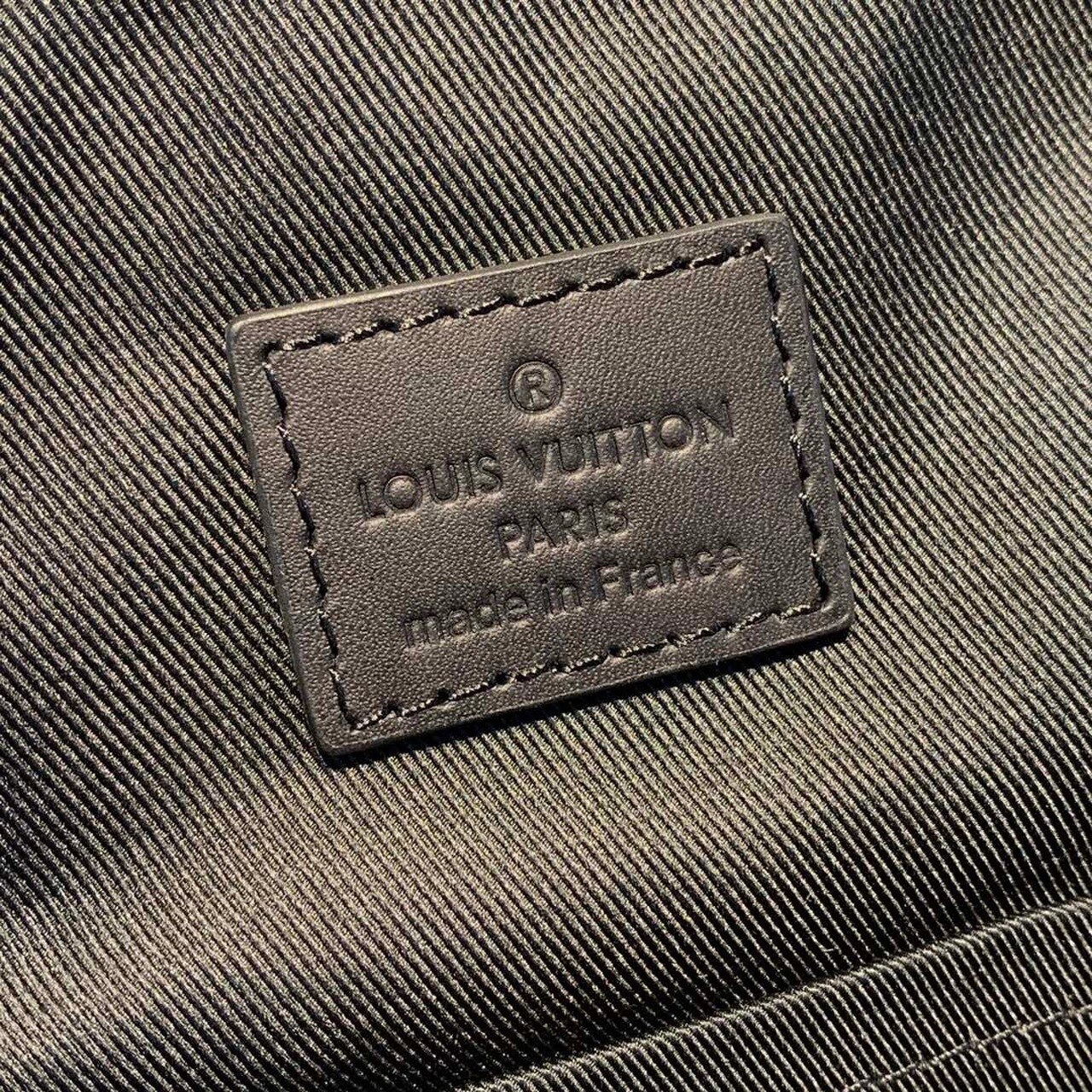Louis Vuitton Avenue Sling Bag Damier Infini Black For Men, Men’s Bags, Crossbody Bags 12in/31cm