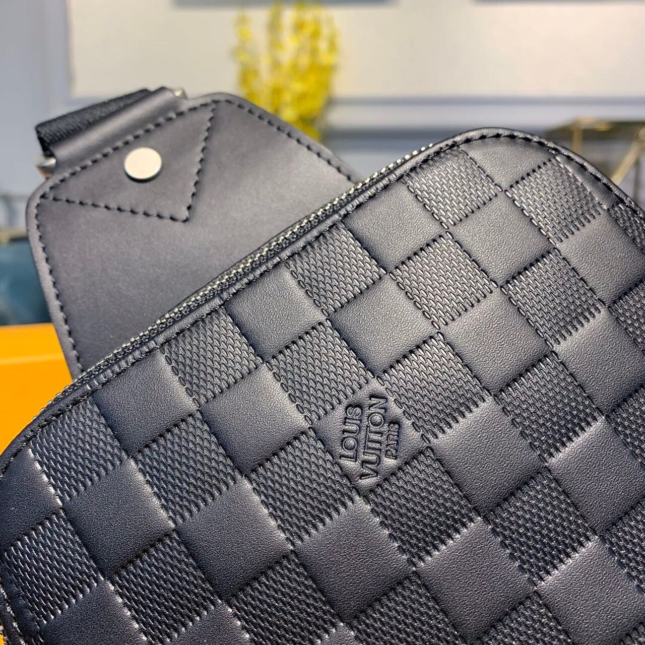 Louis Vuitton Avenue Sling Bag Damier Infini Black For Men, Men’s Bags, Crossbody Bags 12in/31cm