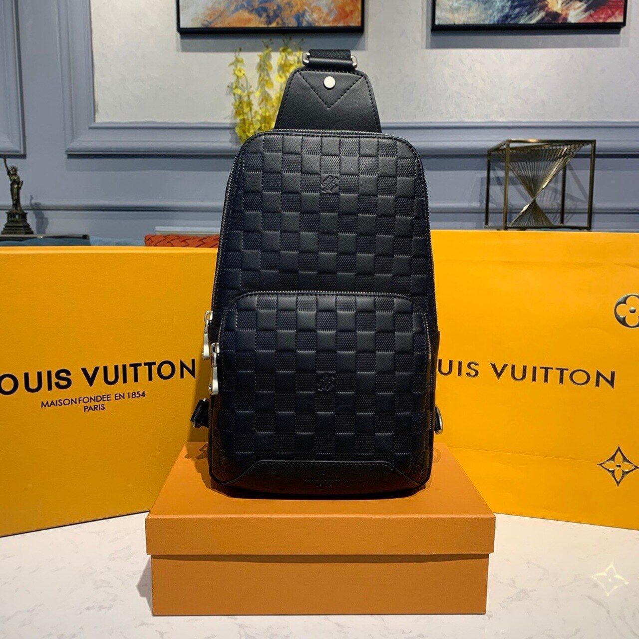 Louis Vuitton Avenue Sling Bag Damier Infini Black For Men, Men’s Bags, Crossbody Bags 12in/31cm