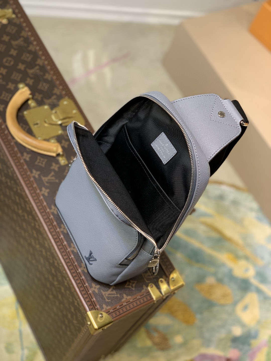 Louis Vuitton Avenue Sling Bag Taiga Grey For Men, Men’s Bags, Crossbody Bags 12.2in/31cm