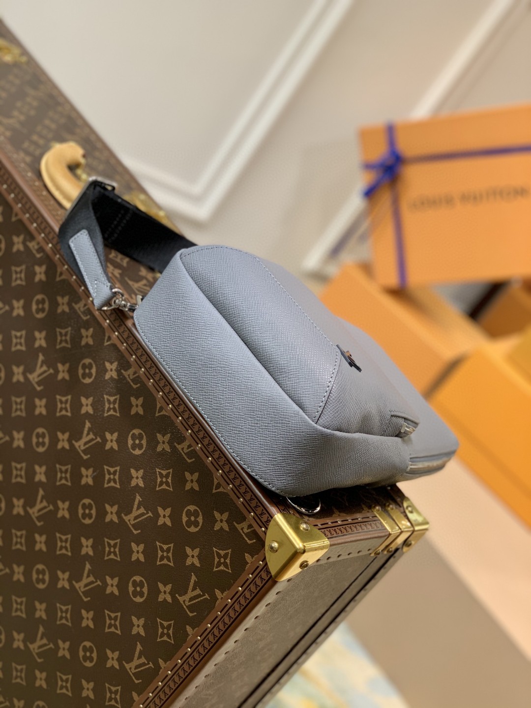 Louis Vuitton Avenue Sling Bag Taiga Grey For Men, Men’s Bags, Crossbody Bags 12.2in/31cm