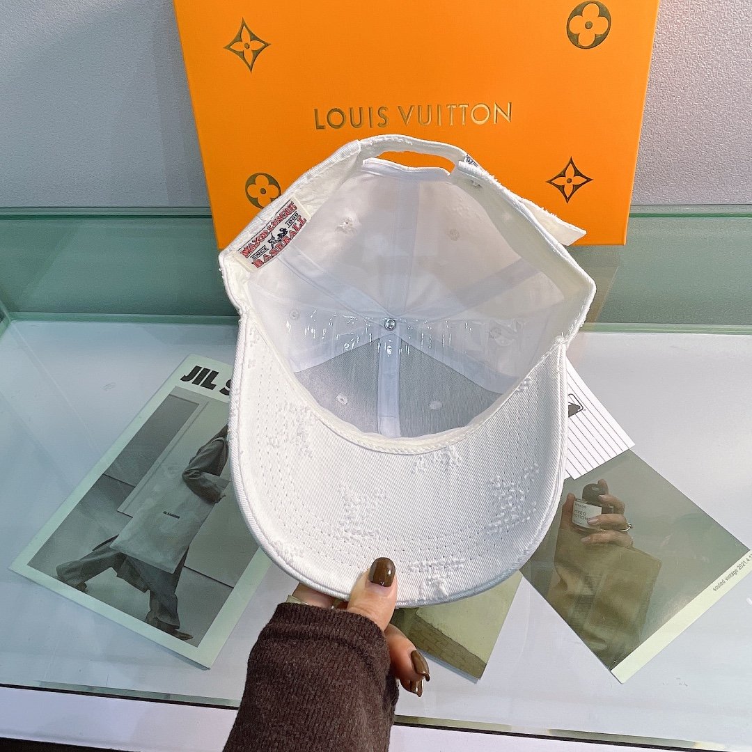 Louis Vuitton Be My Cap In White