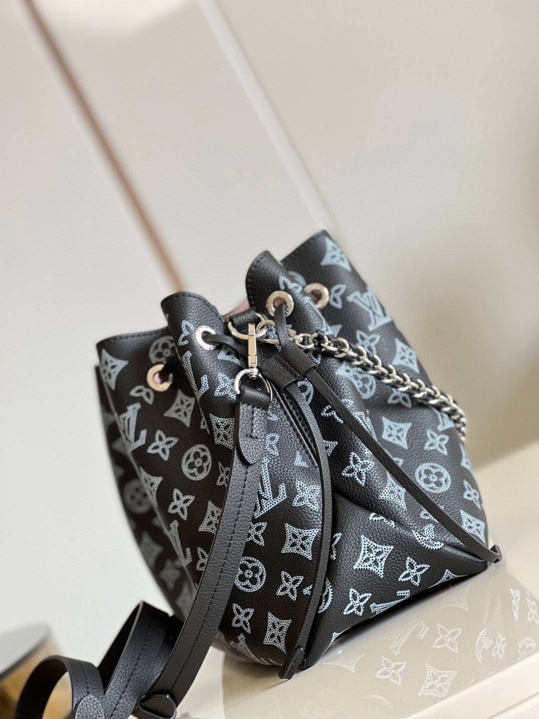 Louis Vuitton Bella Bucket Bag Black For Women, Women’s Handbags, Shoulder Bags And Crossbody Bags 12.6in/32cm LV