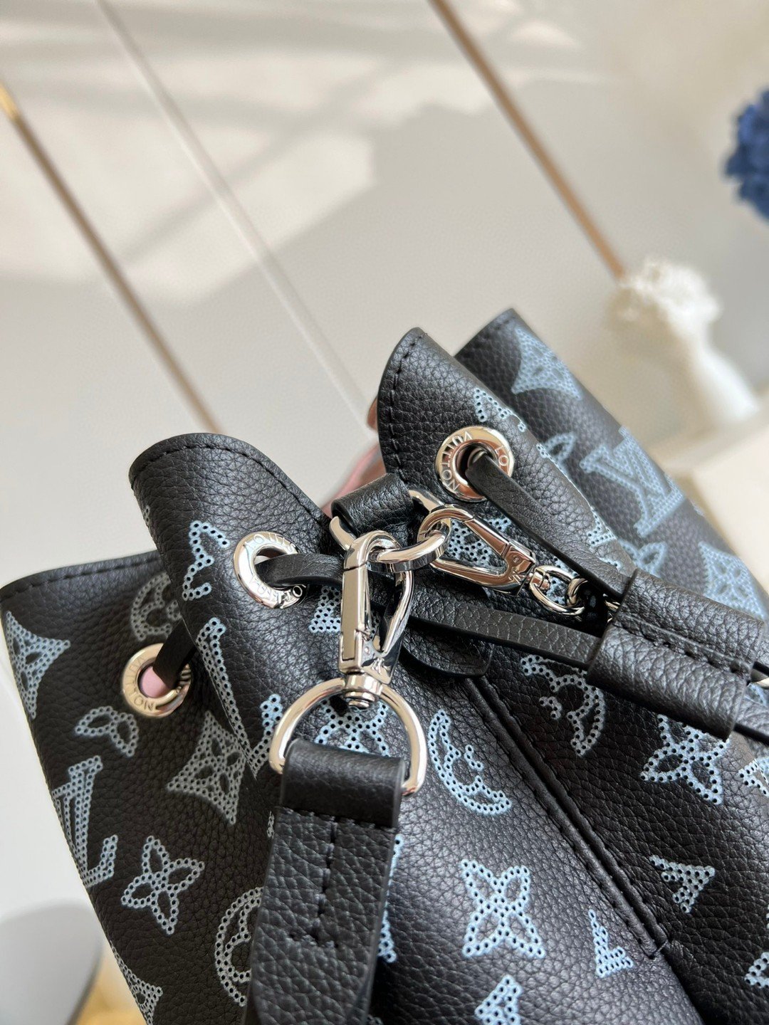 Louis Vuitton Bella Bucket Bag Black For Women, Women’s Handbags, Shoulder Bags And Crossbody Bags 12.6in/32cm LV