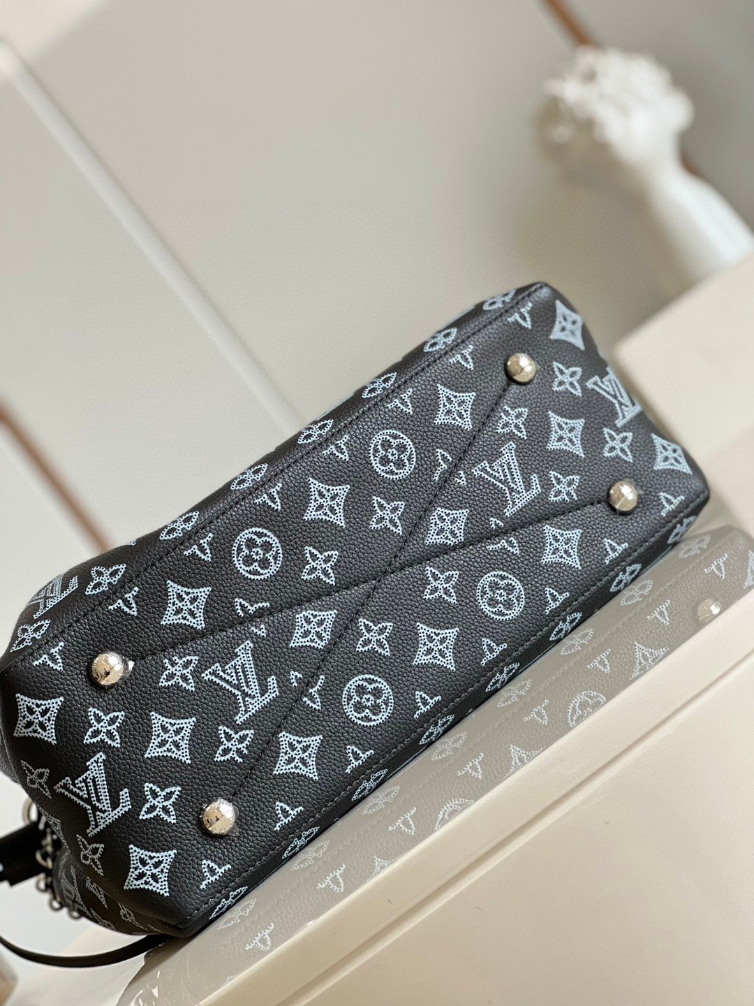 Louis Vuitton Bella Bucket Bag Black For Women, Women’s Handbags, Shoulder Bags And Crossbody Bags 12.6in/32cm LV