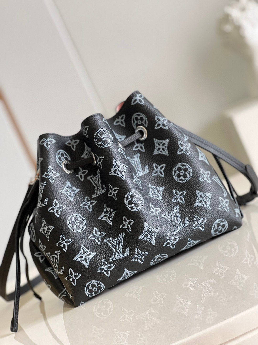 Louis Vuitton Bella Bucket Bag Black For Women, Women’s Handbags, Shoulder Bags And Crossbody Bags 8.7in/22cm