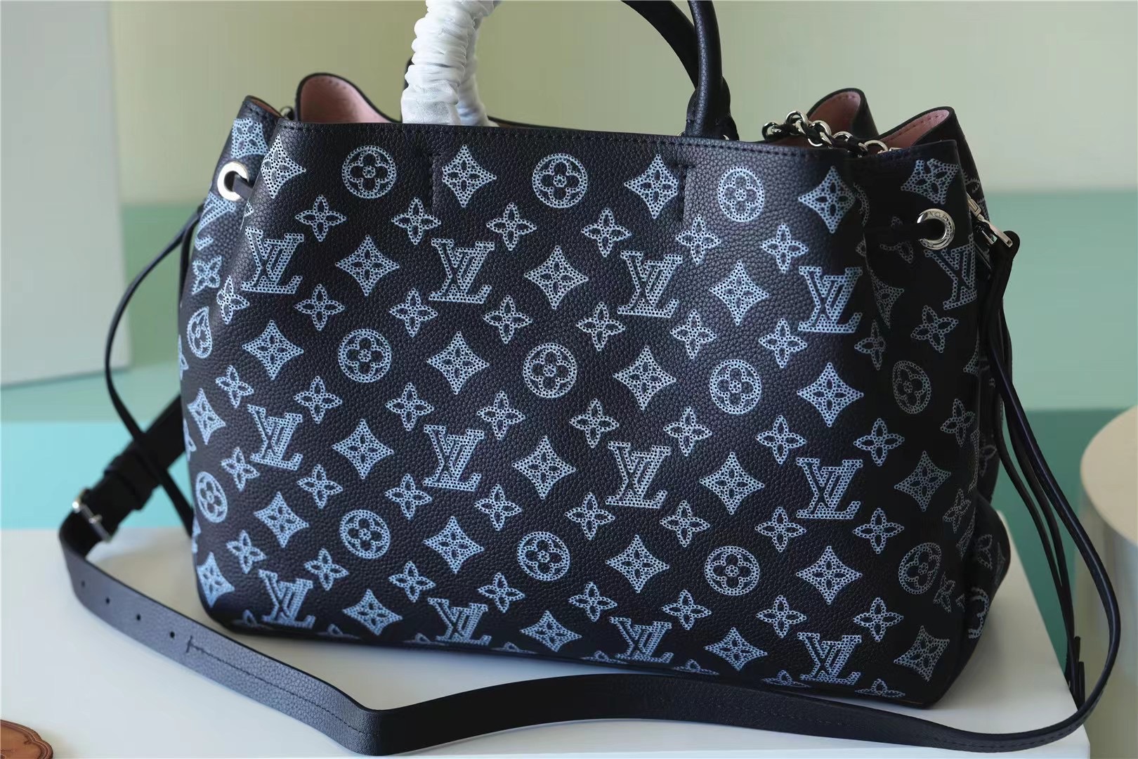 Louis Vuitton Bella Tote Monogram Pattern Black For Women 8.4in/22cm