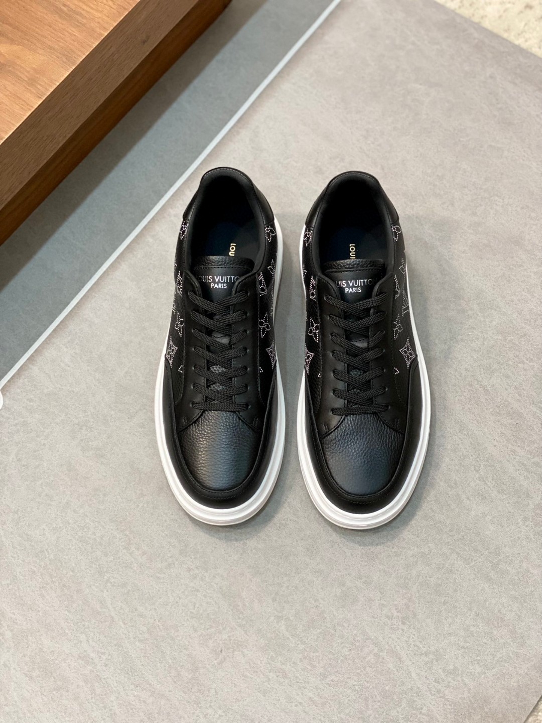 Louis Vuitton Beverly Hills Sneaker Black For Men 1AAQSR