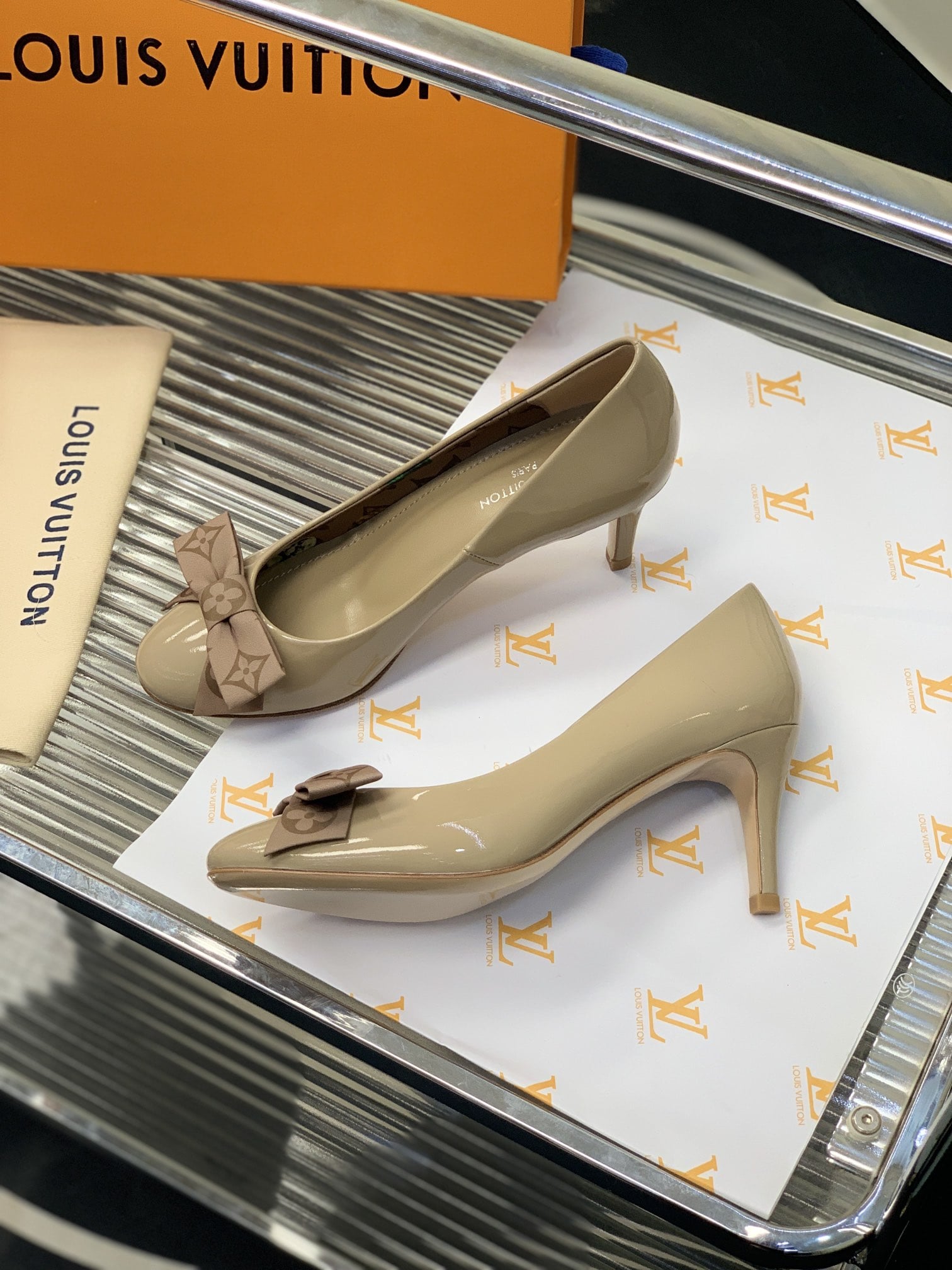 Louis Vuitton Bow LV Pumps Cream For Women