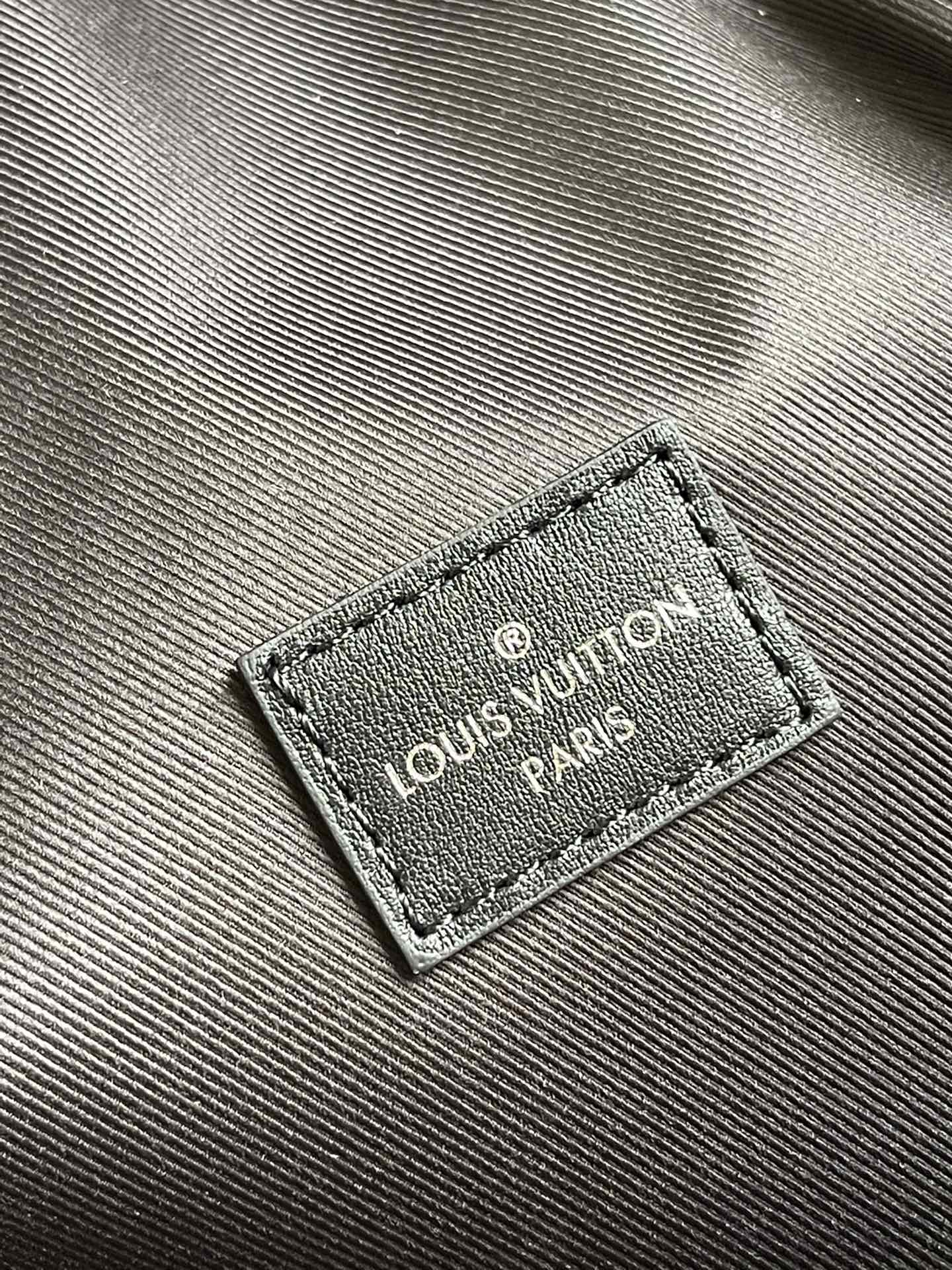 Louis Vuitton Campus Backpack Damier Graphite 3D Canvas Grey For Men, Men’s Bags 39cm