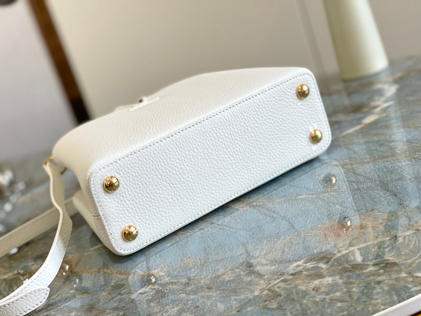 Louis Vuitton Capucines BB White For Women, Women’s Handbags, Shoulder Bags And Crossbody Bags 10.6in/27cm LV