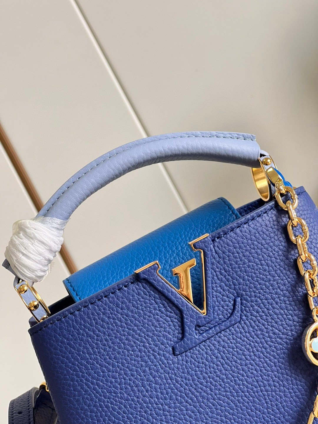 Louis Vuitton Capucines Mini Blue For Women, Women’s Handbags, Shoulder Bags And Crossbody Bags 8.3in/21cm LV