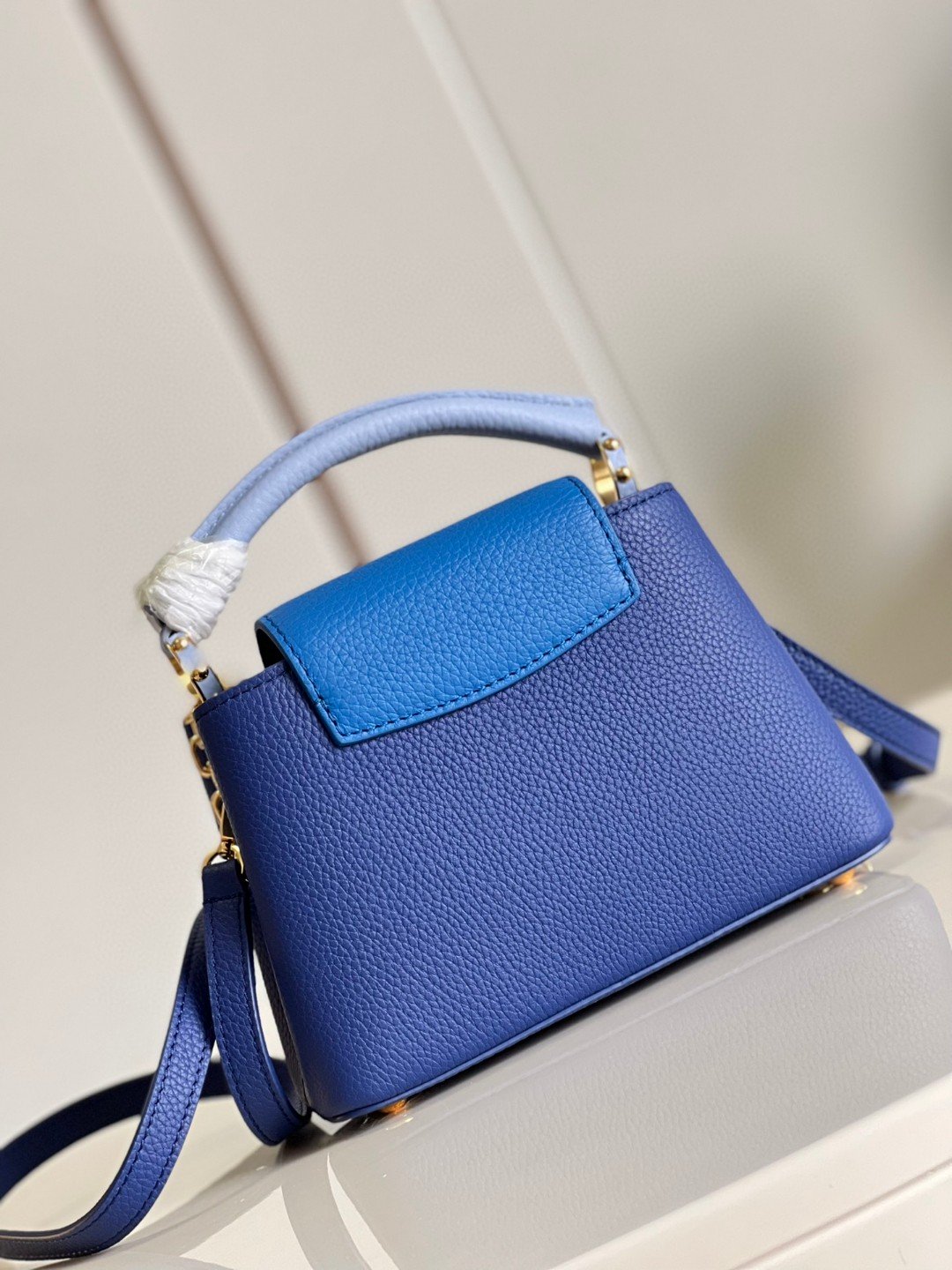 Louis Vuitton Capucines Mini Blue For Women, Women’s Handbags, Shoulder Bags And Crossbody Bags 8.3in/21cm LV