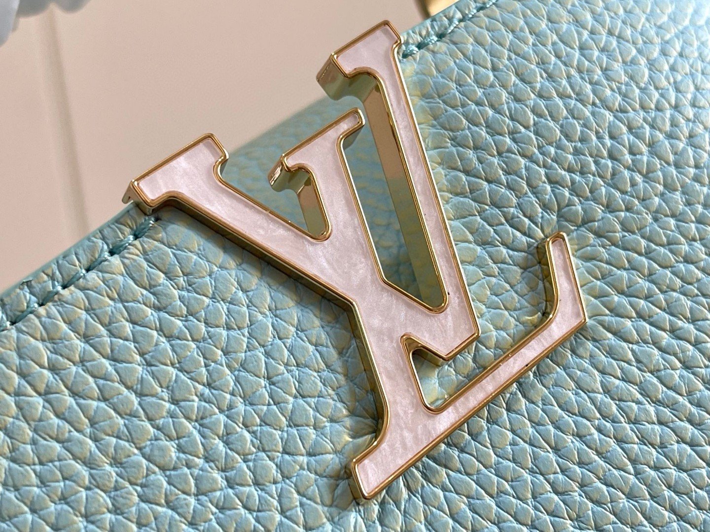 Louis Vuitton Capucines Mini White For Women, Women’s Handbags, Shoulder Bags And Crossbody Bags 8.3in/21cm