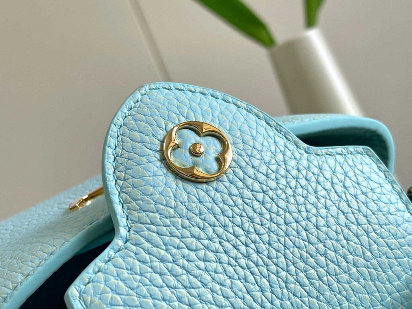 Louis Vuitton Capucines Mini White For Women, Women’s Handbags, Shoulder Bags And Crossbody Bags 8.3in/21cm