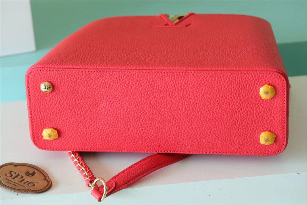 Louis Vuitton Capucines MM Taurillon Red For Women, Women’s Bags, Shoulder And Crossbody Bags 12.4in/31.5cm LV 