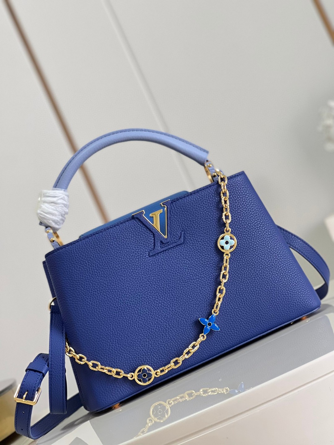 Louis Vuitton Capuciness MM Handbag Blue For Women, Women’s Handbags, Shoulder Bags And Crossbody Bags 12.4in/32cm LV