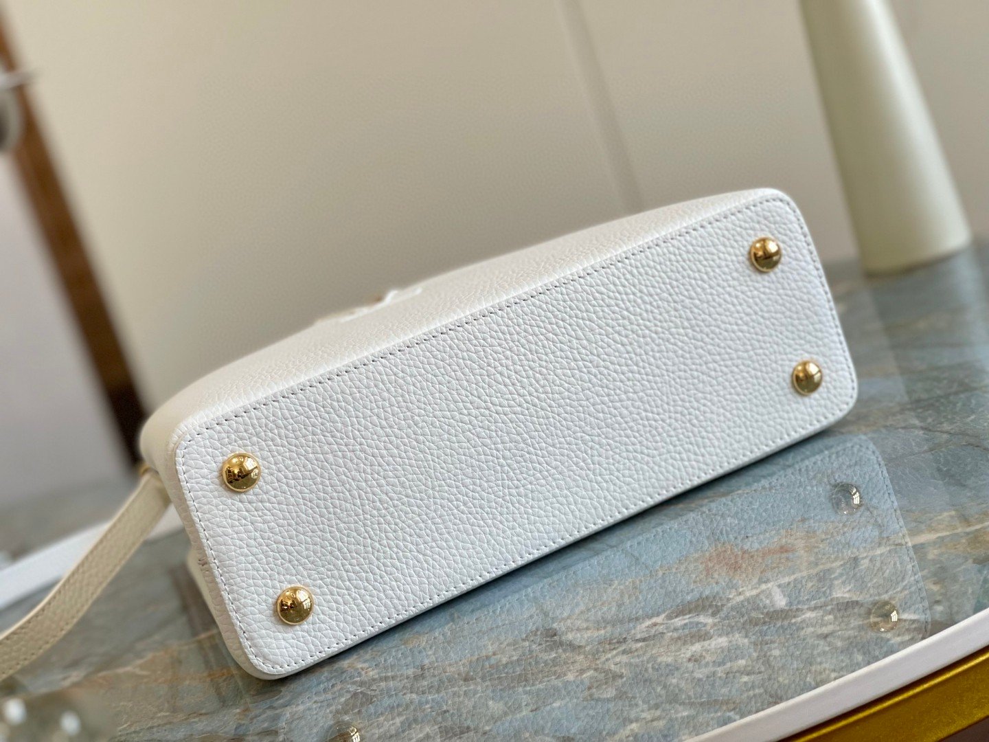 Louis Vuitton Capuciness MM Handbag White For Women, Women’s Handbags, Shoulder Bags And Crossbody Bags 12.4in/32cm LV