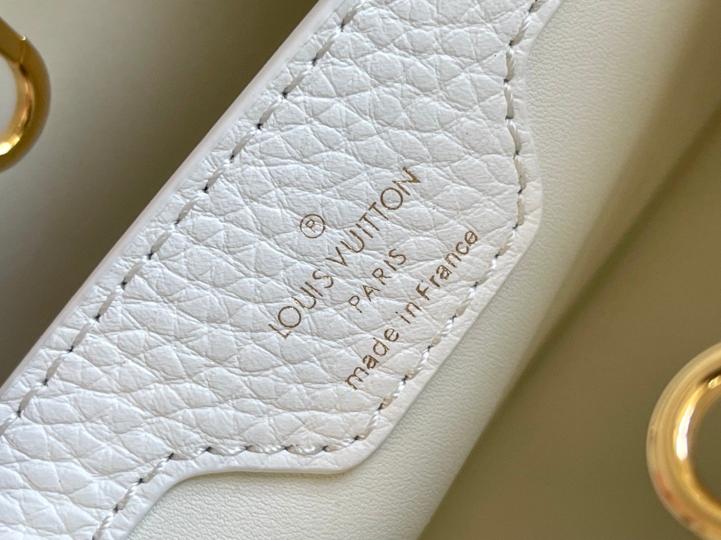 Louis Vuitton Capuciness MM Handbag White For Women, Women’s Handbags, Shoulder Bags And Crossbody Bags 12.4in/32cm LV