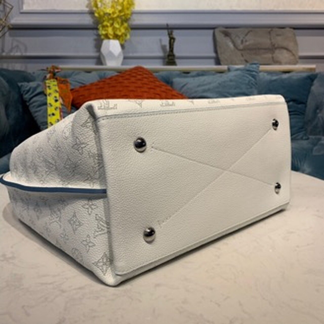 Louis Vuitton Carmel Hobo Bag Ivory For Women, Women’s Handbags, Shoulder Bags 13.8in/40cm LV