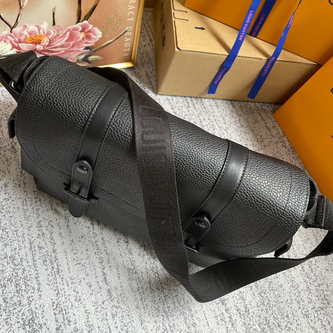 Louis Vuitton Christopher Messenger Taurillon Black For Men, Men’s Bags, Shoulder And Crossbody Bags 11.4in/29cm