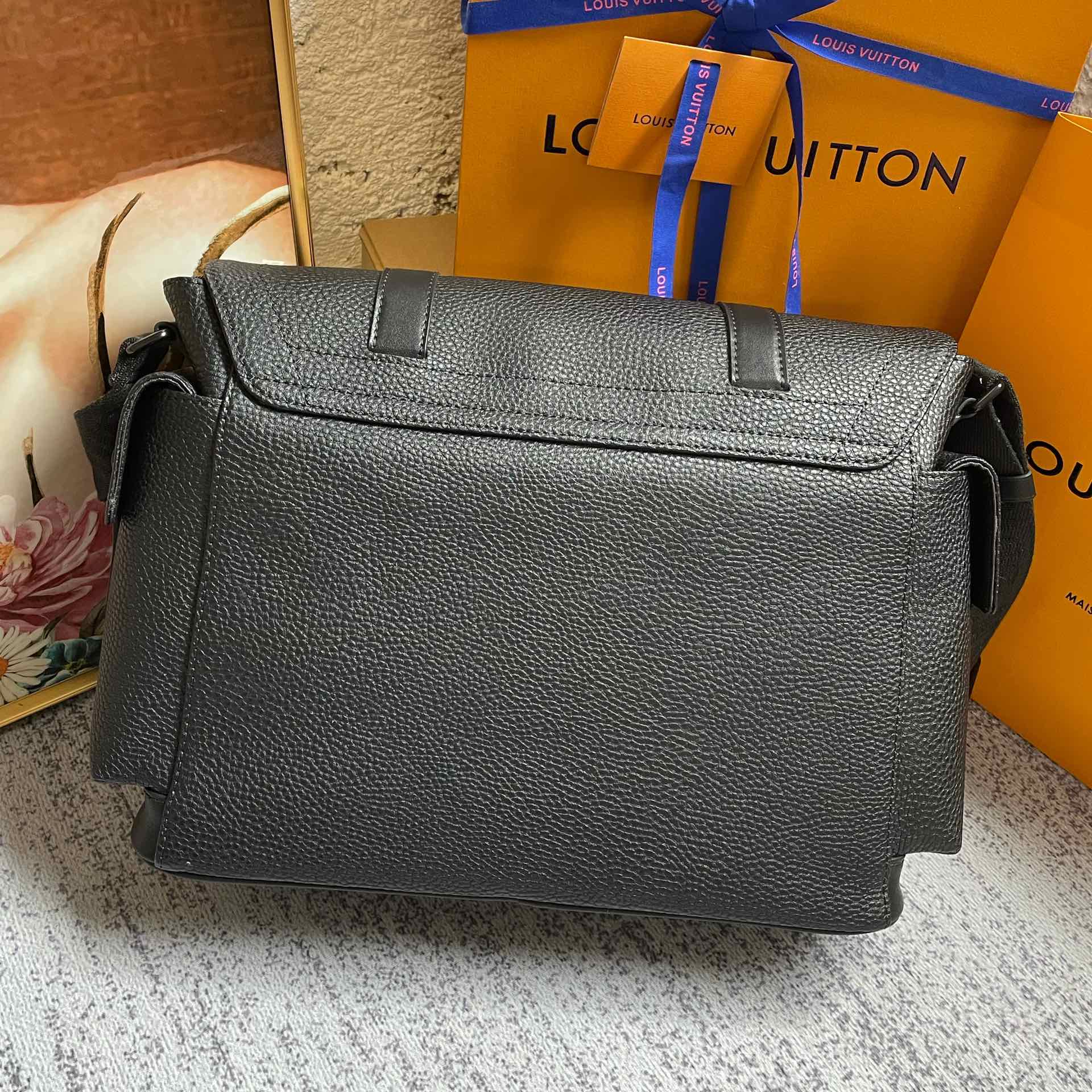 Louis Vuitton Christopher Messenger Taurillon Black For Men, Men’s Bags, Shoulder And Crossbody Bags 11.4in/29cm