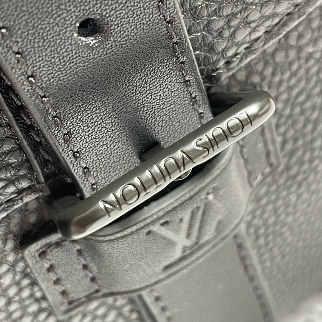 Louis Vuitton Christopher Messenger Taurillon Black For Men, Men’s Bags, Shoulder And Crossbody Bags 11.4in/29cm