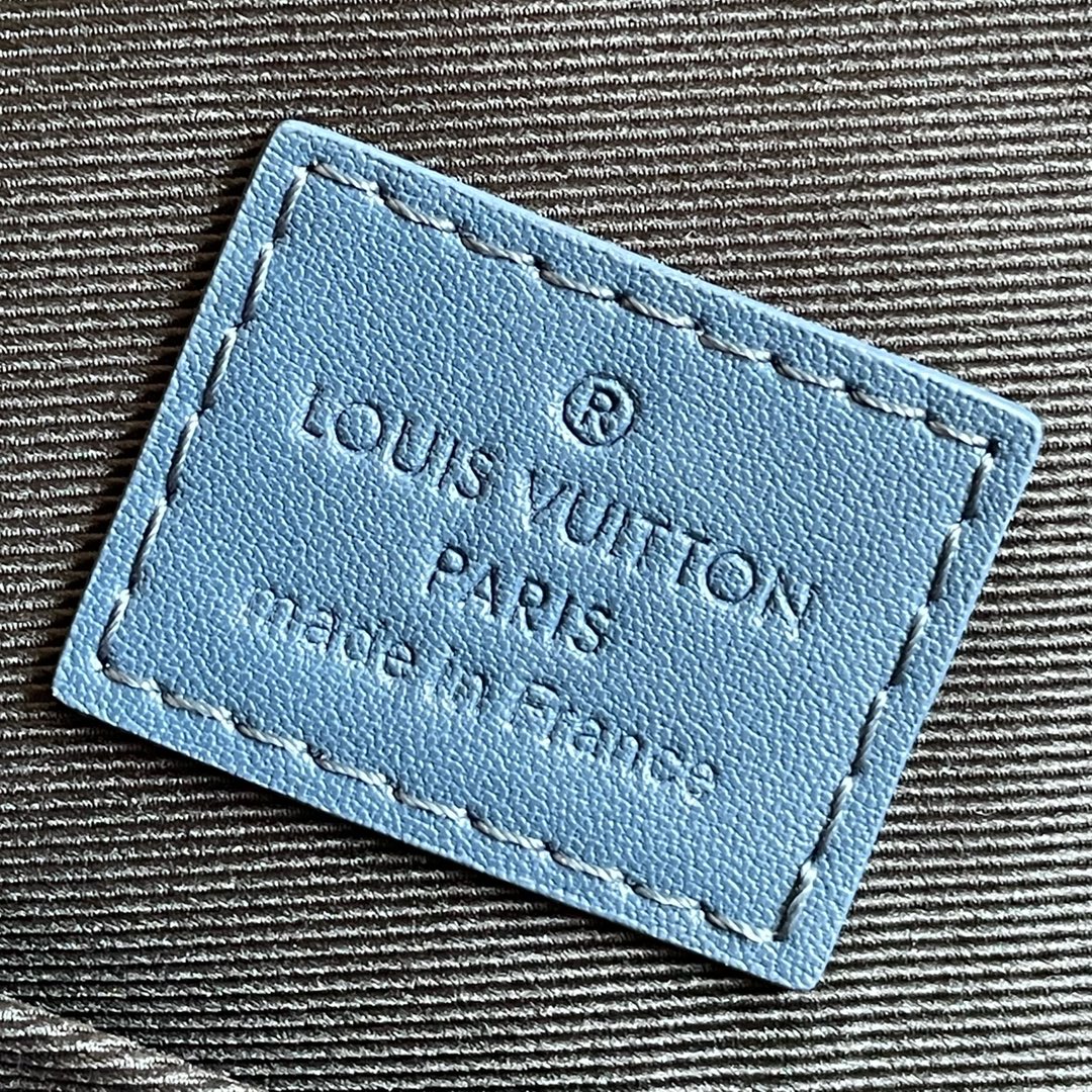 Louis Vuitton Christopher Messenger Taurillon Blue For Men, Men’s Bags, Shoulder And Crossbody Bags 11.4in/29cm