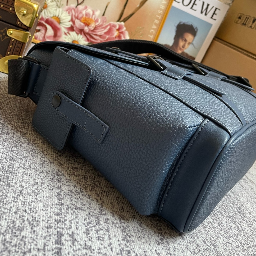 Louis Vuitton Christopher Messenger Taurillon Blue For Men, Men’s Bags, Shoulder And Crossbody Bags 11.4in/29cm