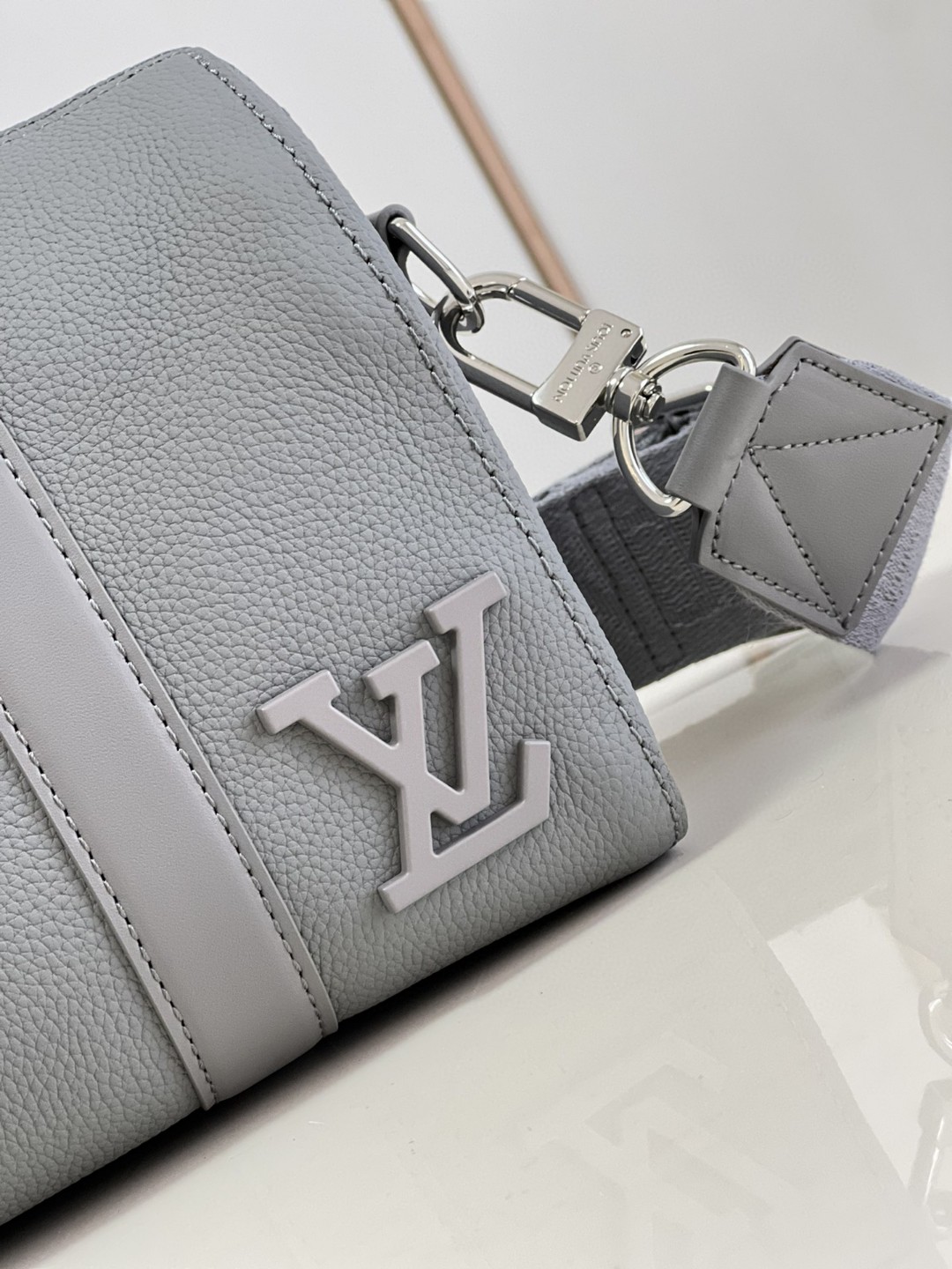 Louis Vuitton City Keepall Aerogram Grey For Men, Men’s Bags, Shoulder And Crossbody Bags 10.6in/27cm