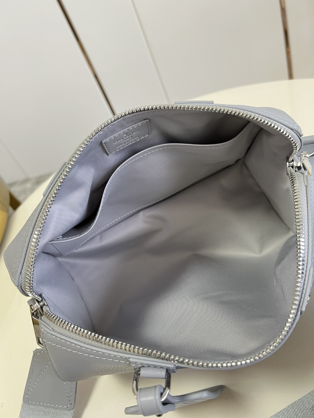 Louis Vuitton City Keepall Grey Aerogram For Women, Women’s Bags, Crossbody Bags 10.6in/27cm