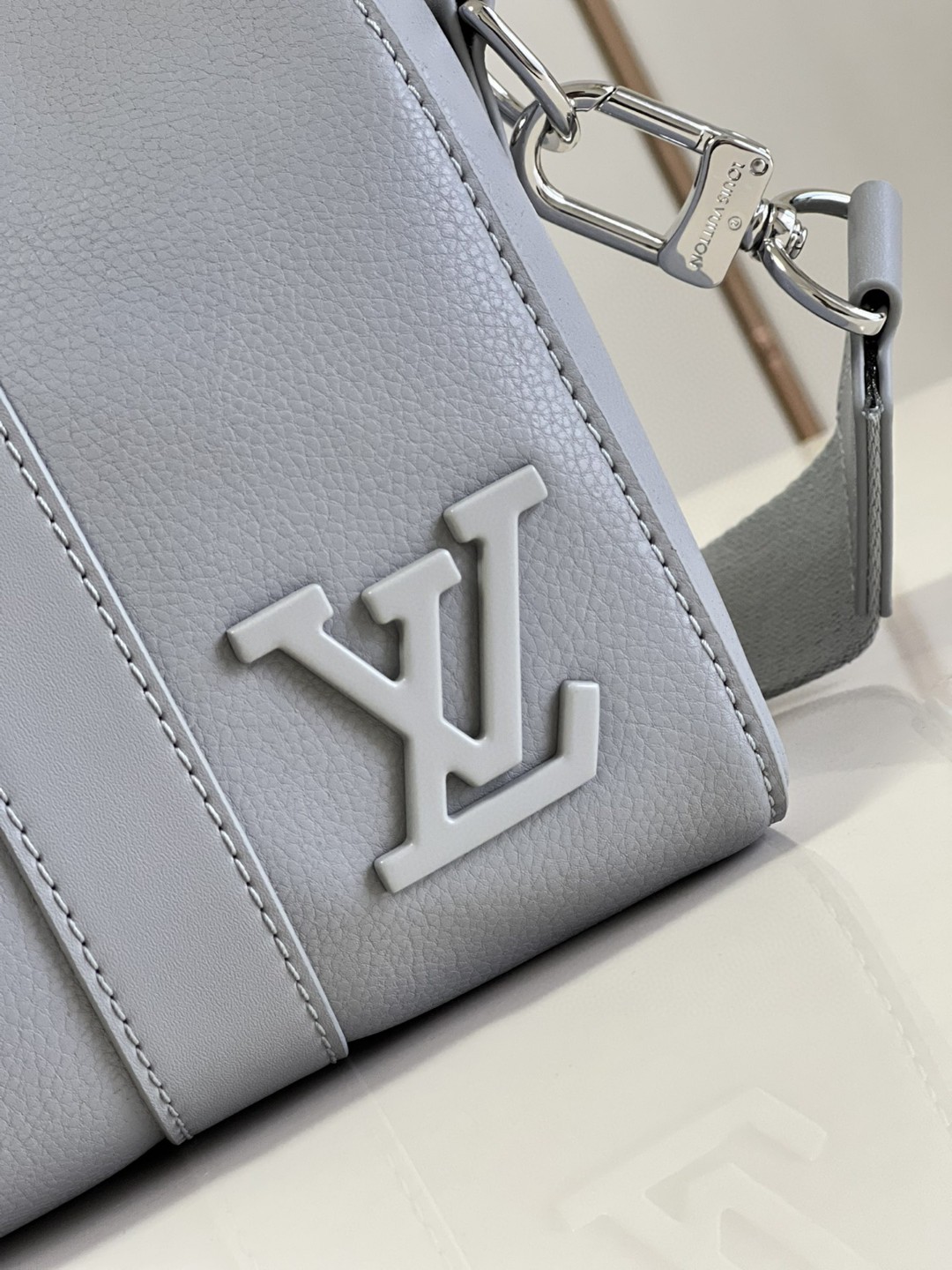 Louis Vuitton City Keepall Grey Aerogram For Women, Women’s Bags, Crossbody Bags 10.6in/27cm