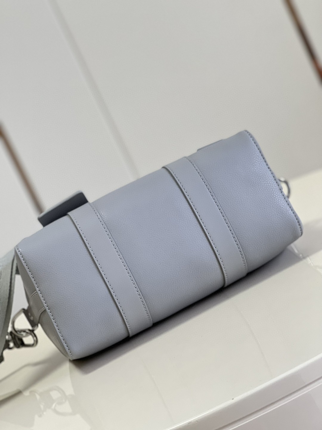 Louis Vuitton City Keepall Grey Aerogram For Women, Women’s Bags, Crossbody Bags 10.6in/27cm