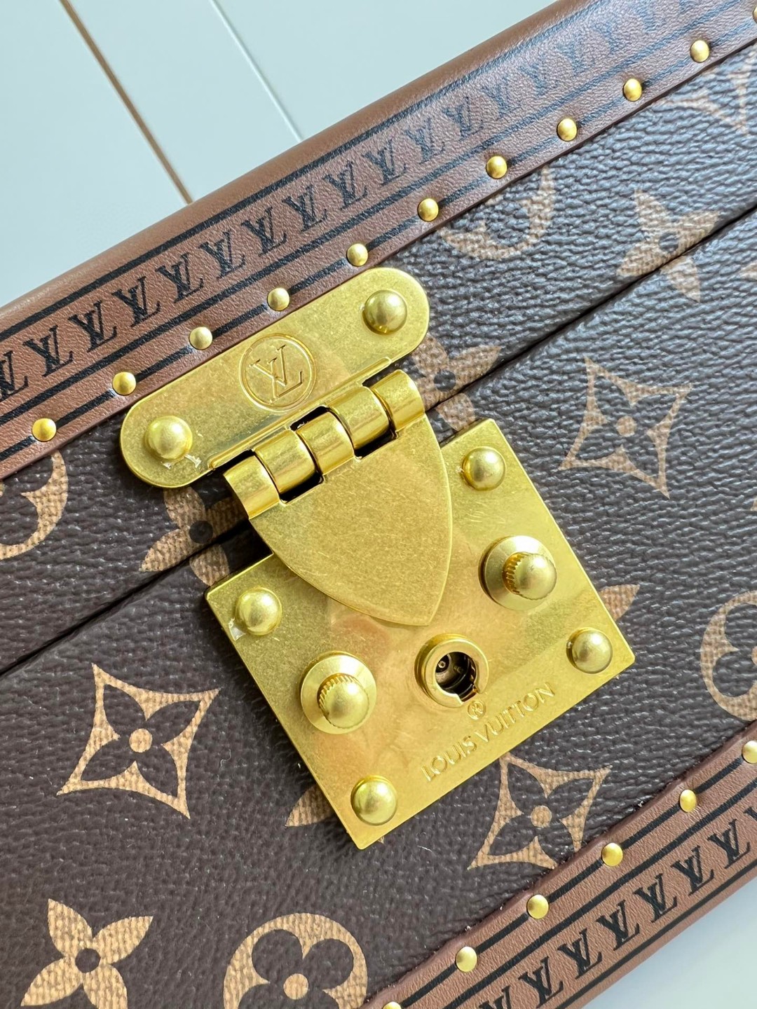 Louis Vuitton Coffret Tresor 24 For Brown/Beige Women, Women’s Handbags, Shoulder Bags And Crossbody Bags 9.4in/24cm LV 