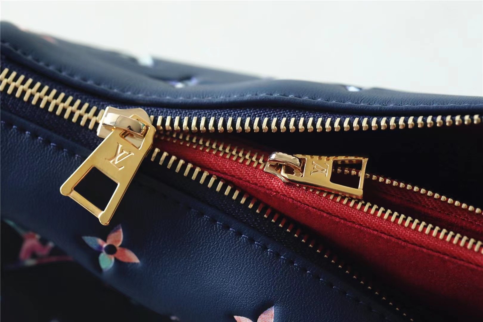Louis Vuitton Coussin MM Puffy Black For Women, Women’s Handbags, Shoulder And Crossbody Bags 13.4in/34cm
