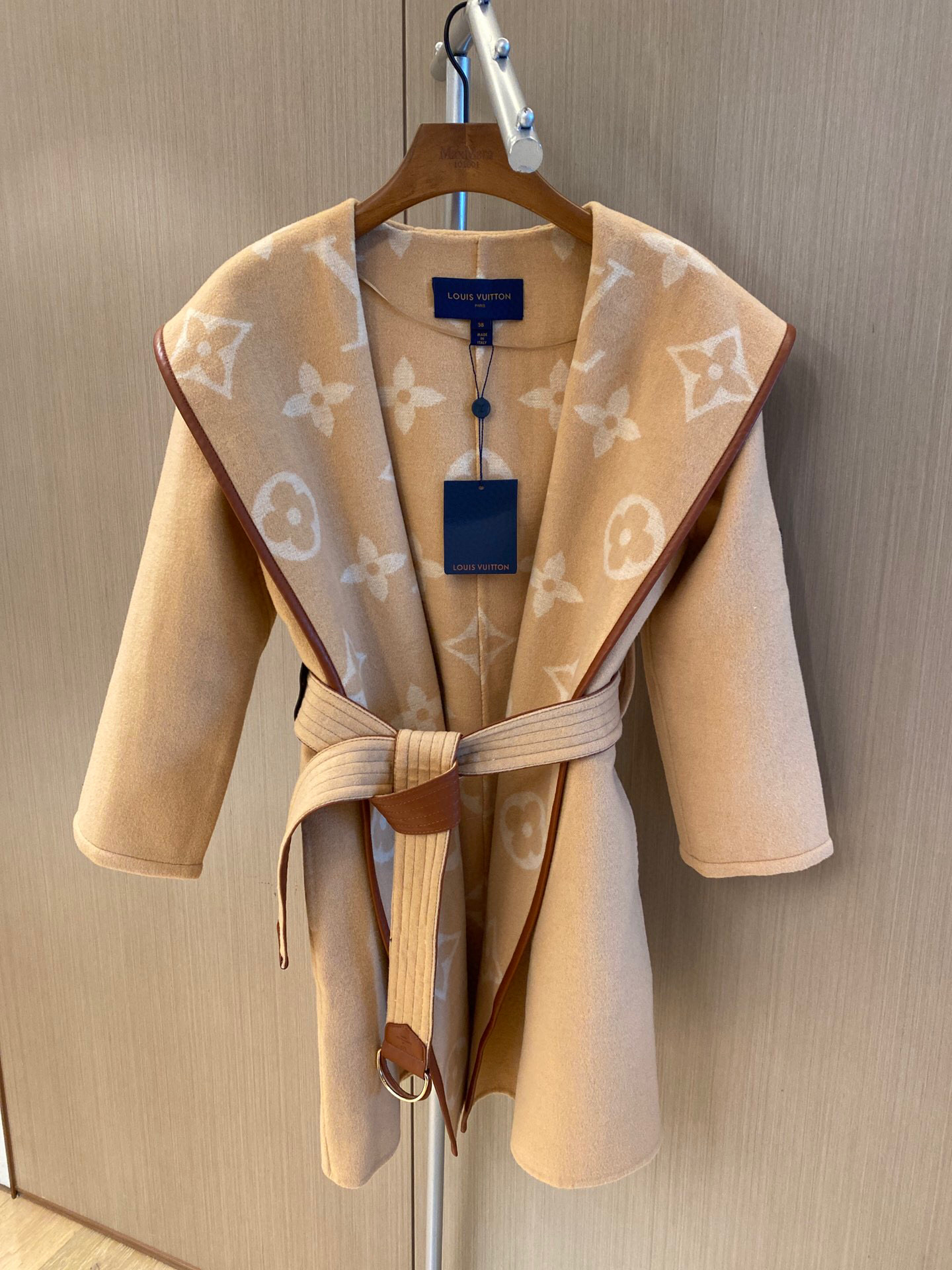 Louis Vuitton Dark Color Hem Coat Beige For Women