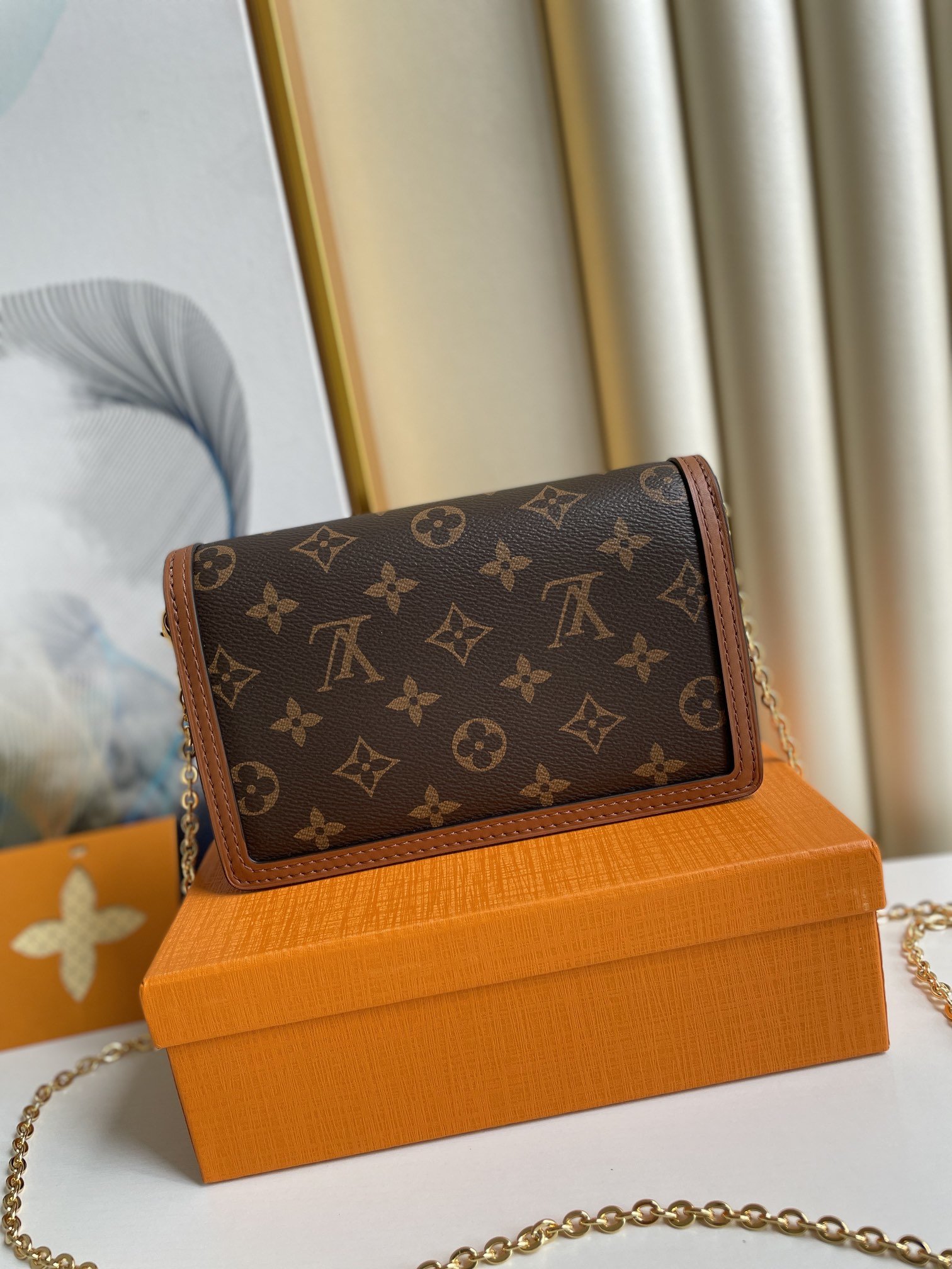Louis Vuitton Dauphine Chain Wallet Combines Monogram And Monogram Reverse Canvas By Nicolas Ghesquière For Women, Women’s Wallet 19cm
