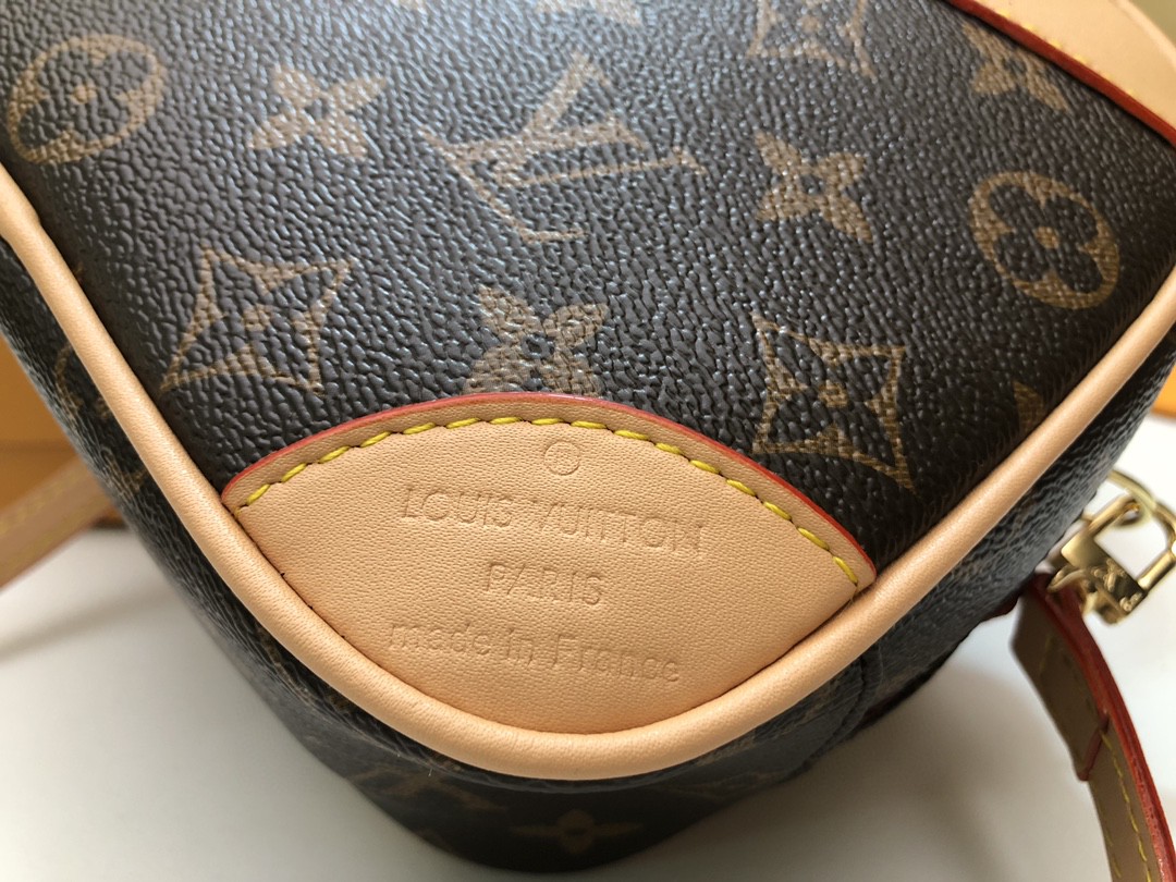 Louis Vuitton Deauville Mini Monogram Canvas By Nicolas Ghesquiere For Women, Women’s Handbags, Shoulder And Crossbody Bags 8.3in/22cm