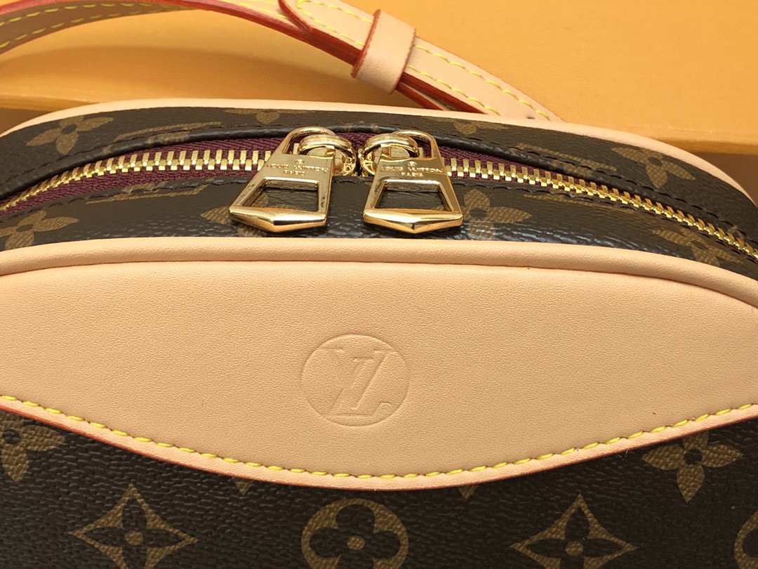 Louis Vuitton Deauville Mini Monogram Canvas By Nicolas Ghesquiere For Women, Women’s Handbags, Shoulder And Crossbody Bags 8.3in/22cm