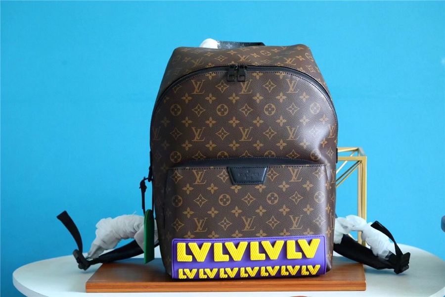 Louis Vuitton Discovery Backpack Monogram Canvas With LV Rubber Signature Appliqué For Fall, Men’s Bags 40cm