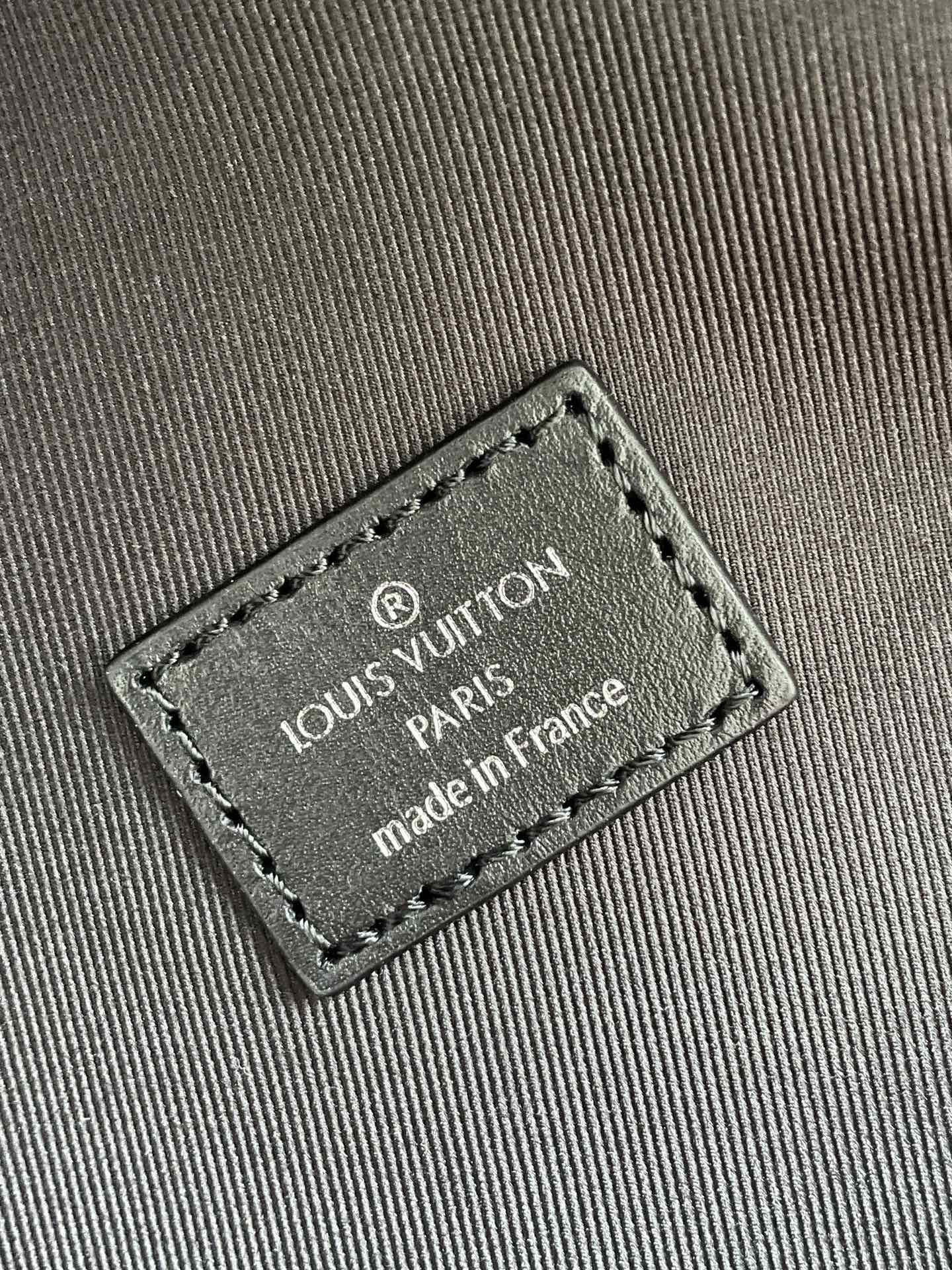 Louis Vuitton Discovery Backpack PM Monogram Eclipse Canvas For Men, Men’s Bags 40cm