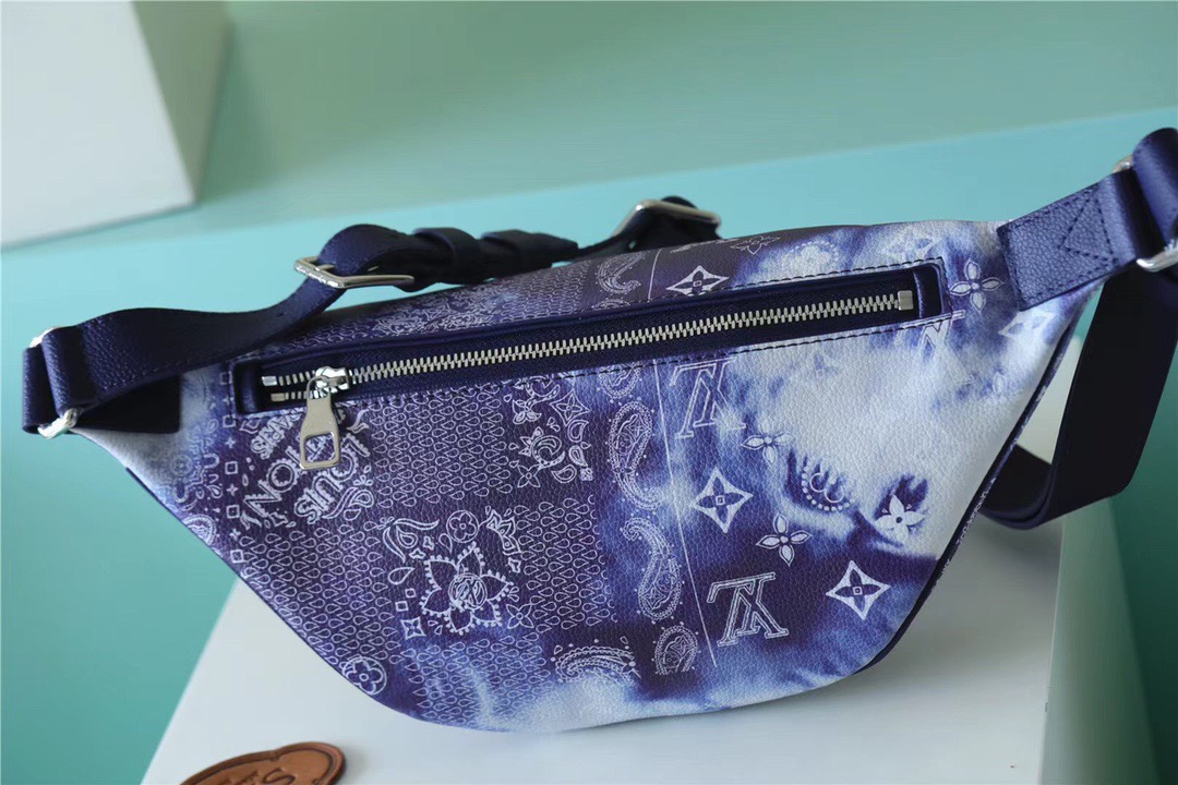Louis Vuitton Discovery Bumbag PM Monogram Blue For Men, Men’s Bags, Shoulder And Crossbody Bags 17.3in/44cm