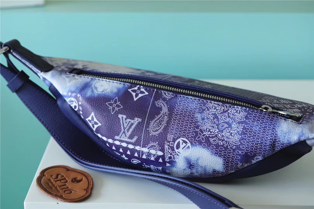 Louis Vuitton Discovery Bumbag PM Monogram Blue For Men, Men’s Bags, Shoulder And Crossbody Bags 17.3in/44cm