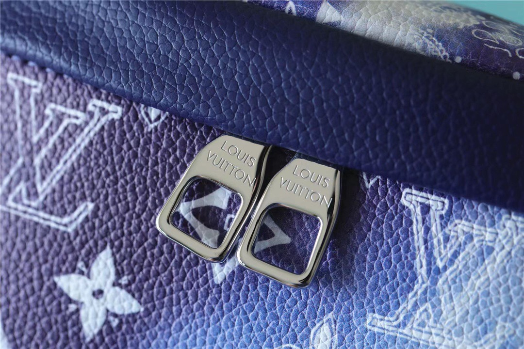 Louis Vuitton Discovery Bumbag PM Monogram Blue For Men, Men’s Bags, Shoulder And Crossbody Bags 17.3in/44cm